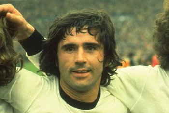 Герд Мюллер (Німеччина) - 14 голів (1970, 1974)