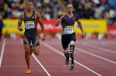 20 липня 2011, 12:23 Переглядів:   Оскар Пісторіус (праворуч) виступить на чемпіонаті світу з легкої атлетики