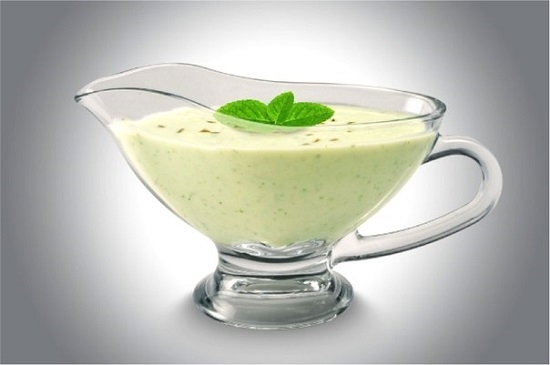 Смачна заправка для грецького салату в домашніх умовах з йогуртом