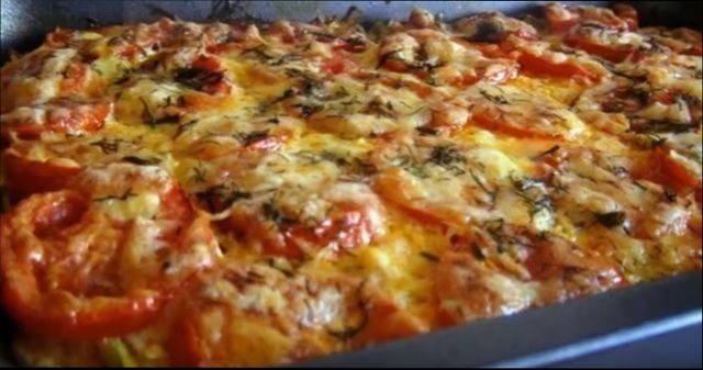 Блюдо з кабачків в духовці - запечена піца з кабачків